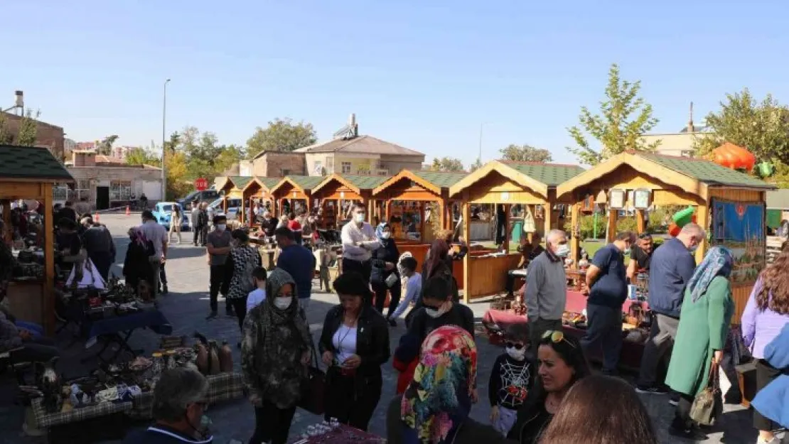 Talas Antika Pazarı Ramazan'da da hız kesmeden devam ediyor