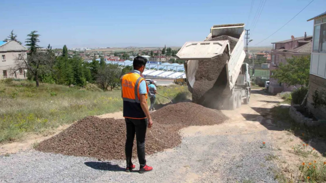 Talas Belediyesi Başakpınar'da 6 sokakta birden çalıştı