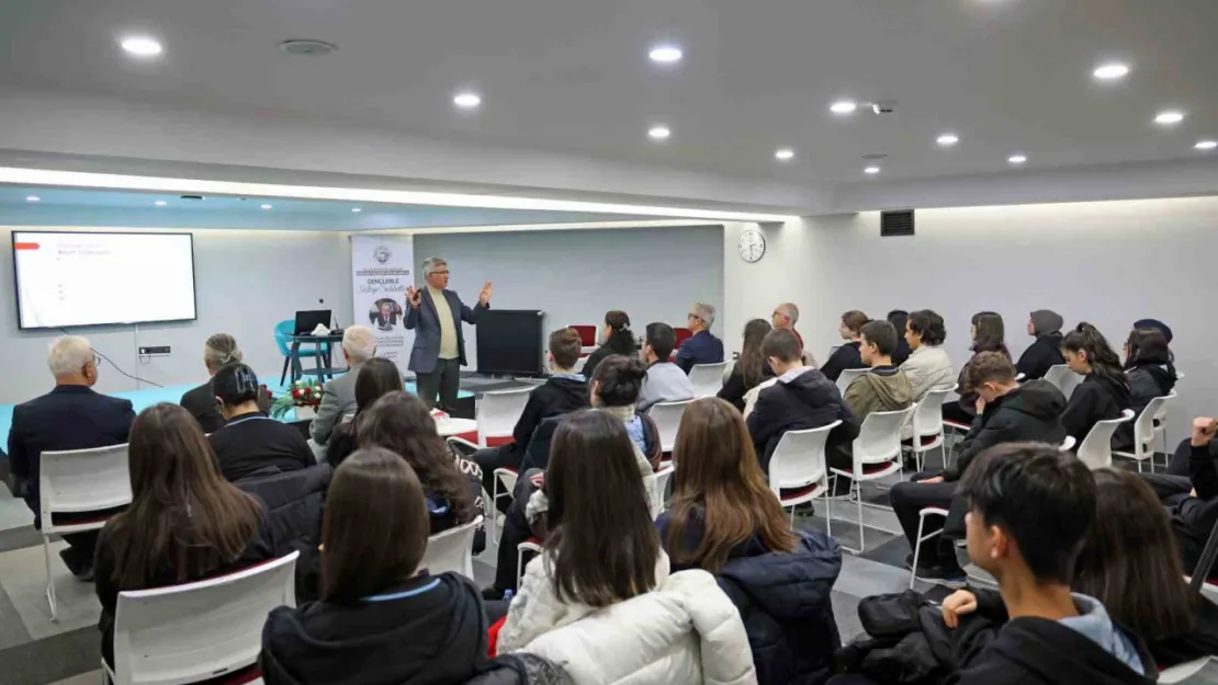 Talas'ın yazar okulu seminerlerinde bu hafta Ahmet Sıvacı konuk olacak