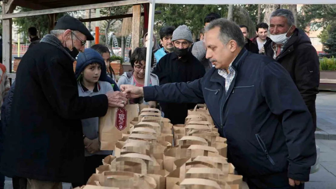 İhtiyaç sahiplerine iftarlık yemek paketi, Talas Belediyesi'nden