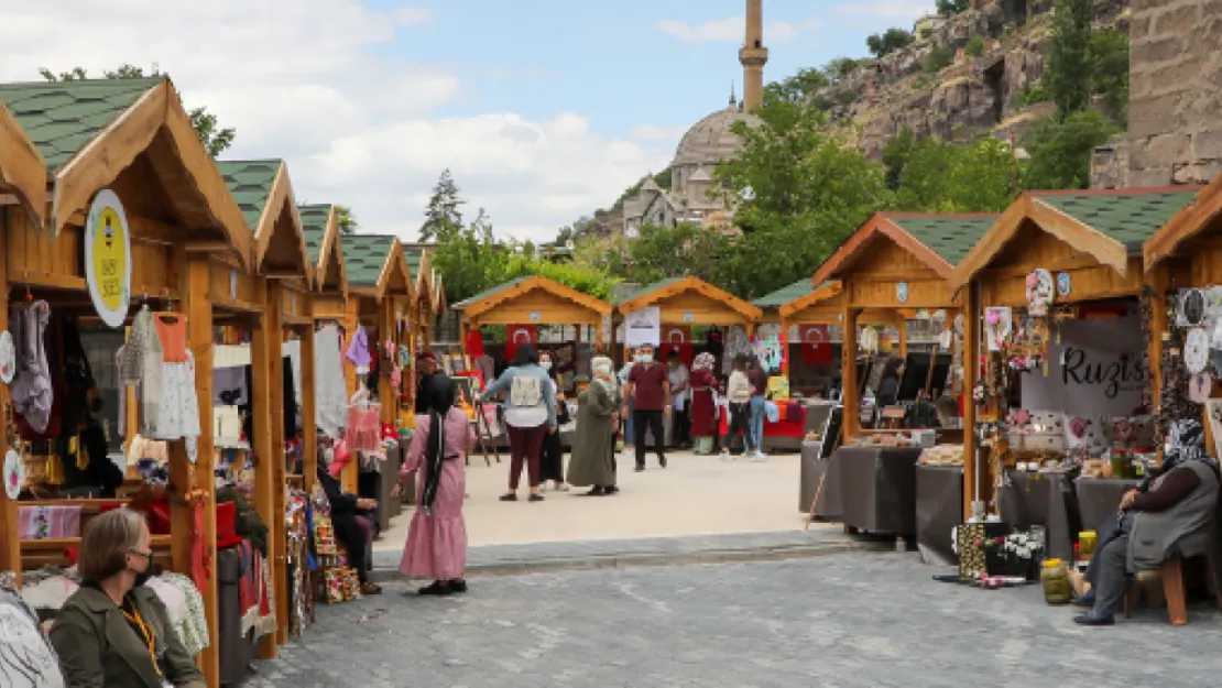 Talas'ta Bu Pazar Ayın İlk 'Maharetli Eller'İ