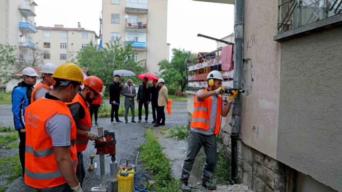 Talas'ta Karot Alınıyor, Riskli Yapılar Tespit Ediliyor