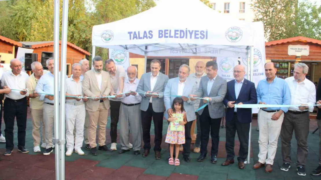 Talas'ta Kitapların Kalbi Atıyor: Sahaflar Çarşısı Açıldı