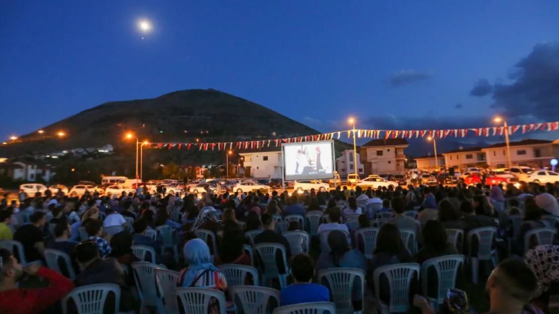 Talas'ta Yaz Akşamları Daha Renkli Daha Canlı