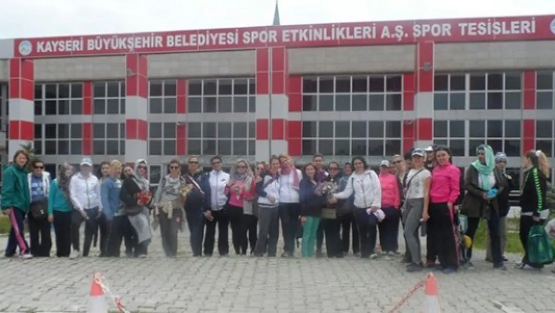 Talas Spor tesisi üyelerinden sağlıklı yaşam yürüyüşü
