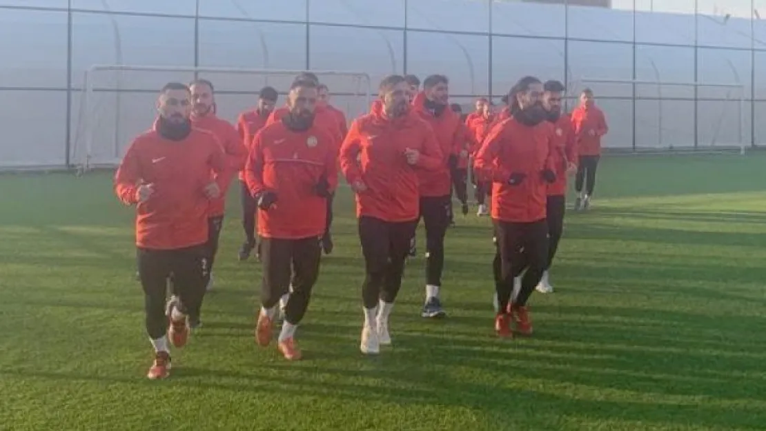 Talasgücü Belediyespor ikinci yarı için topbaşı yaptı