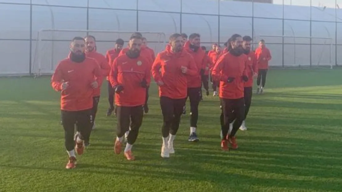 Talasgücü Belediyespor ikinci yarı için topbaşı yaptı