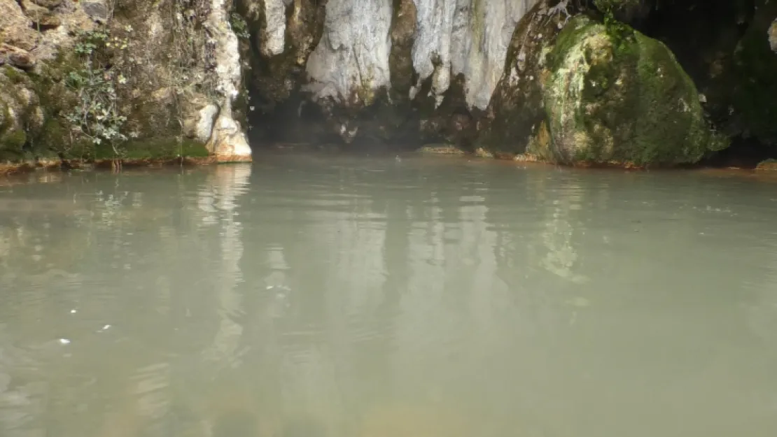 Tarihi hamam vatandaşlara şifa dağıtıyor