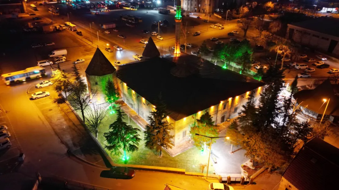 Tarihi Lale Camii ve Külliyesi'nde Peyzaj Çalışmaları