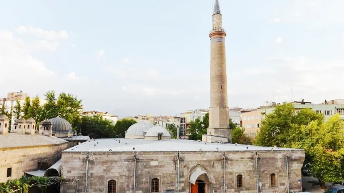 Tarihin izlerini taşıyan ibadethane Cami Kebir