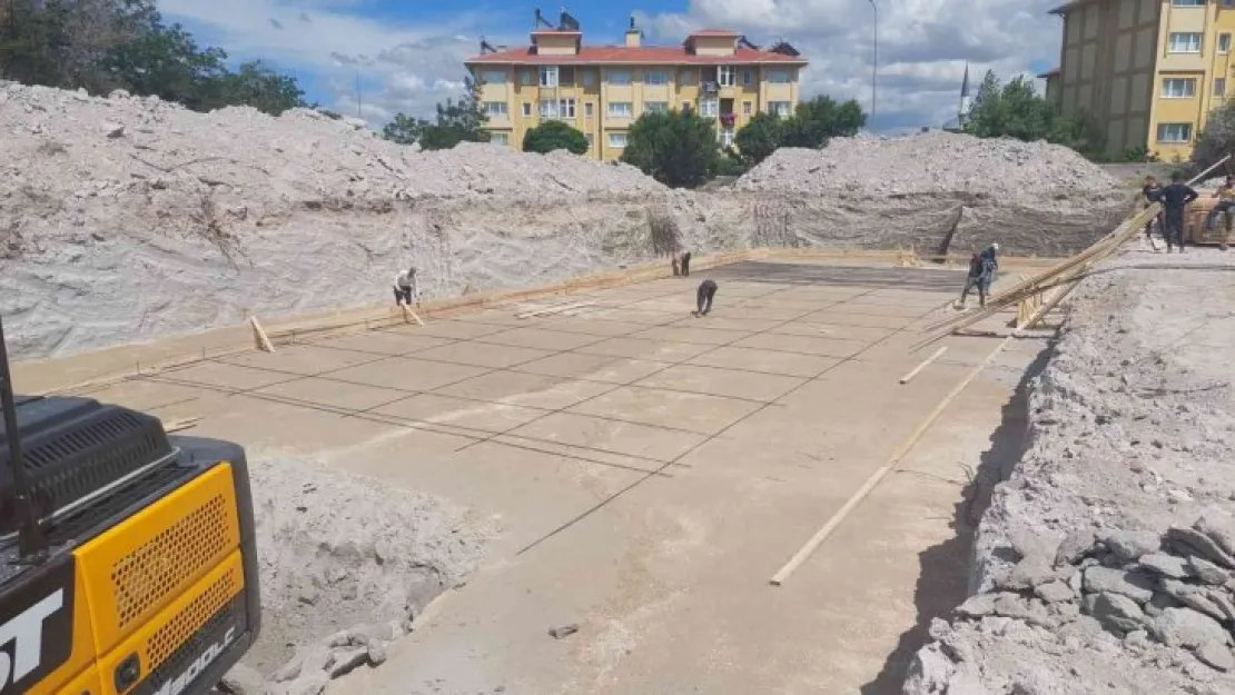 Tomarza'da öğrenci yurdunun temel açma çalışmaları başladı