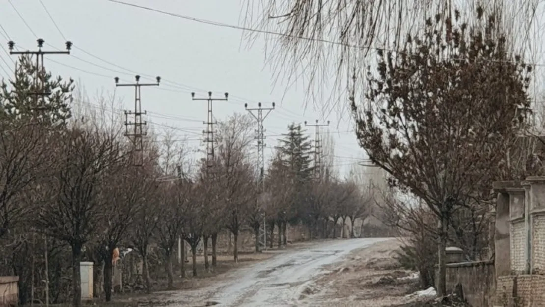 Tomarza Sarımehmetli yolu iki yıldır bakımsız