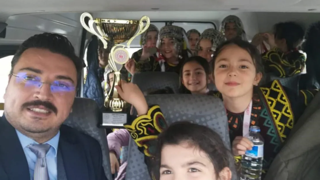 Tomarza Zekiye Canpolat İlkokulu Folklor Yarışmasında Birinci Oldu