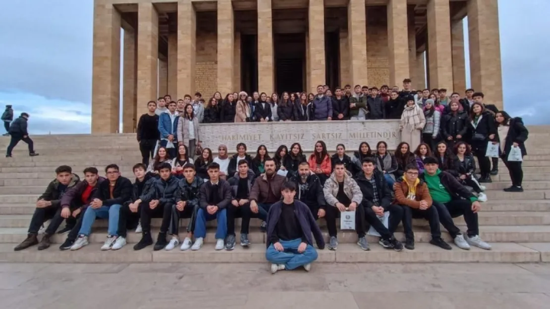 Tomarzalı öğrenciler Anıtkabir'i ziyaret etti