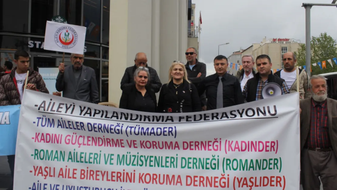 Tüm Aileler Derneği Genel Başkanı Yeşiltaş: 'Günümüz yaşamında ahlaki örf/adet gelenek ve göreneklerimizden uzaklaşmalar yaşanmıştır'