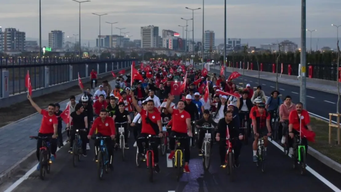 Türkiye Cumhuriyeti'nin yüzüncü yılında binlerce pedal