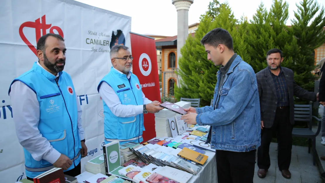 Türkiye Diyanet Vakfı'ndan büyük kitap seferberliği