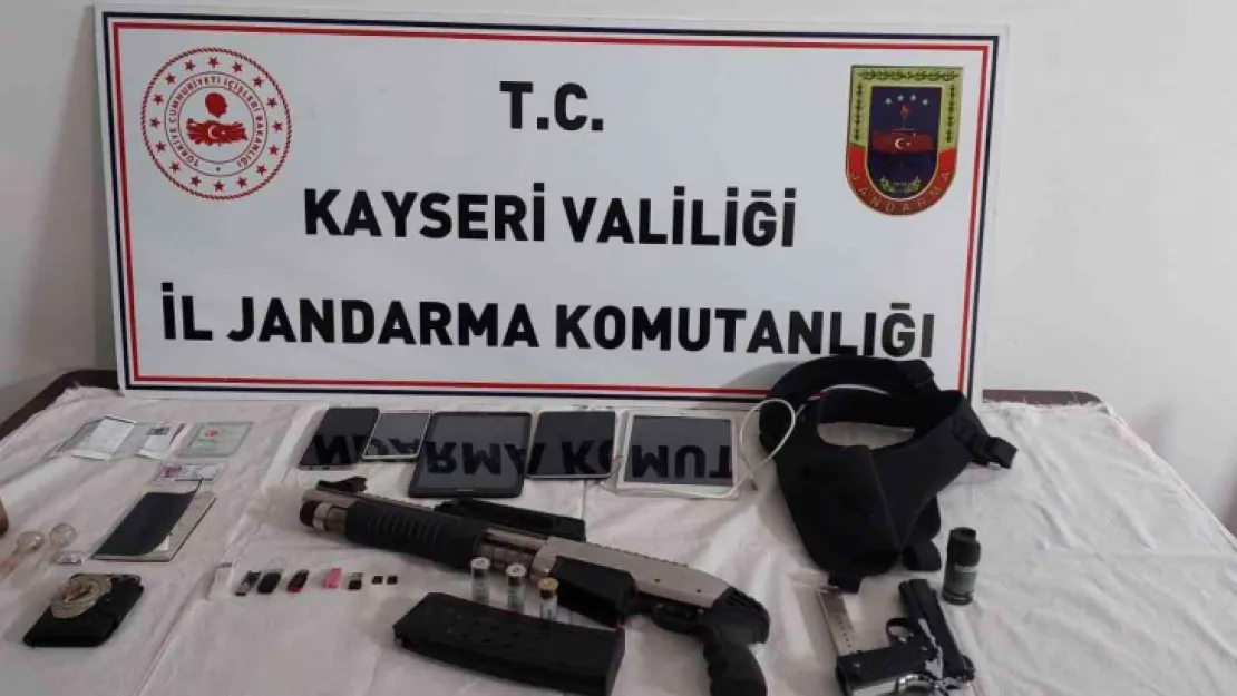 Türkiye'ye kaçak yollardan giren PKK'lı jandarmadan kaçamadı