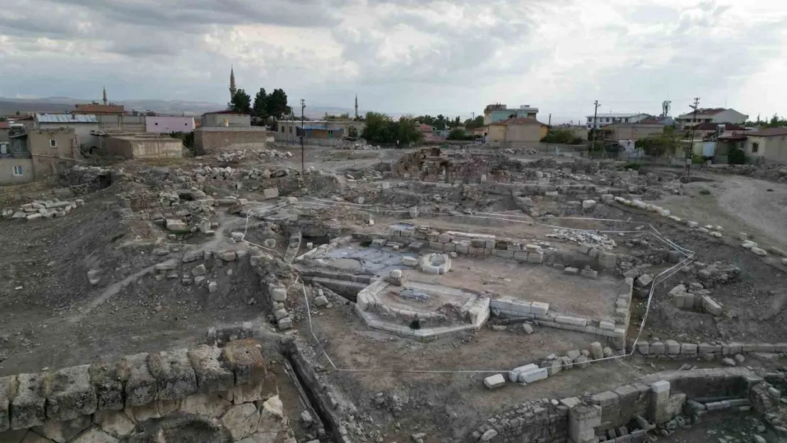 Tyana Antik Kenti'nden elde edilen eserler döneme ışık tutuyor