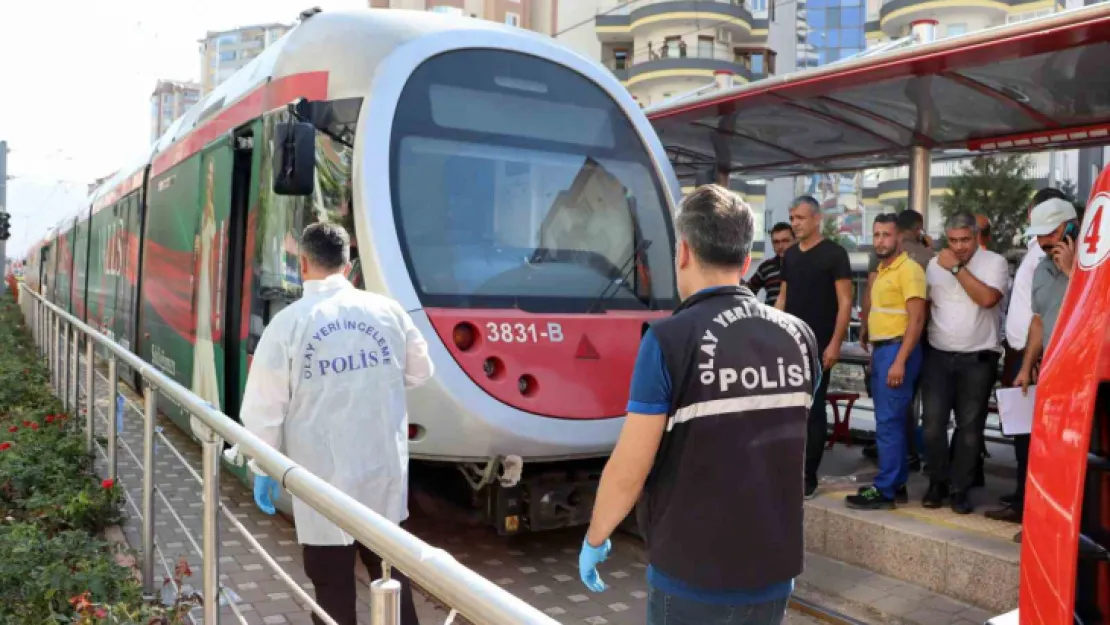 Ücretsiz binmek istediği tramvay sonu oldu