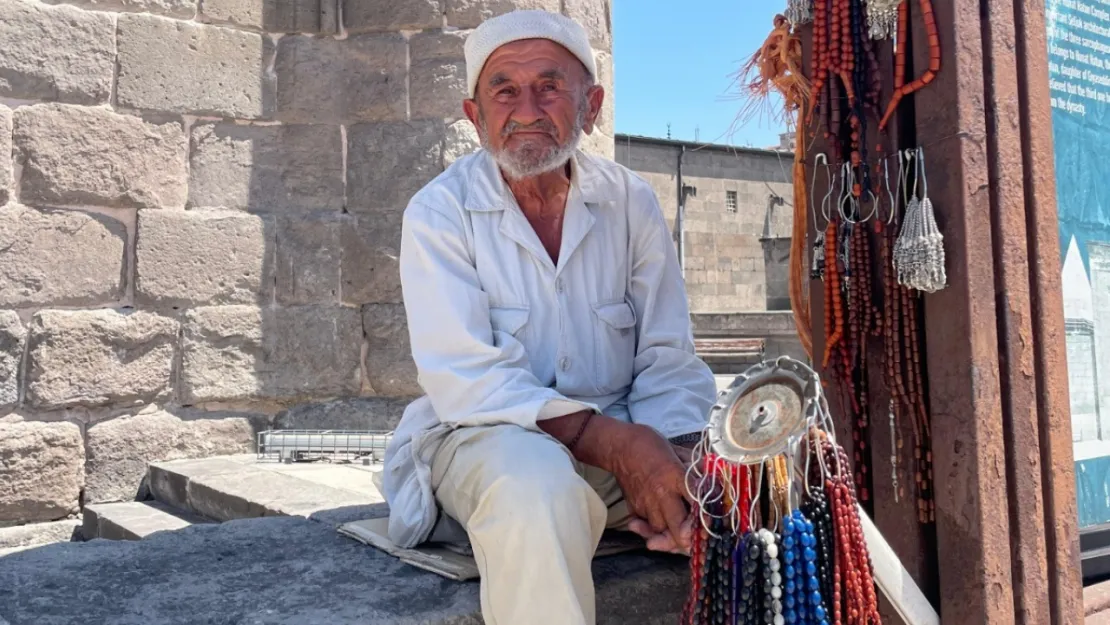 Ulaşımını 40 senedir bisikletle yapan 79 yaşındaki Mehmet Karaimam, 'Sağlığımı bisiklete borçluyum'