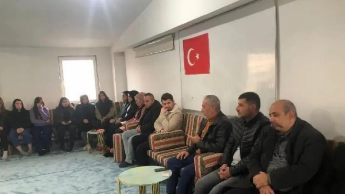Ülkü Ocakları'nda  İsa Yusuf Alptekin anlatıldı