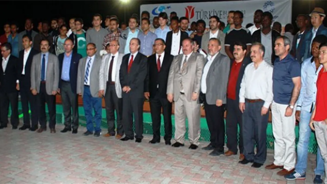 Uluslararası Öğrenciler Akademisi muhteşem bir törenle kapandı
