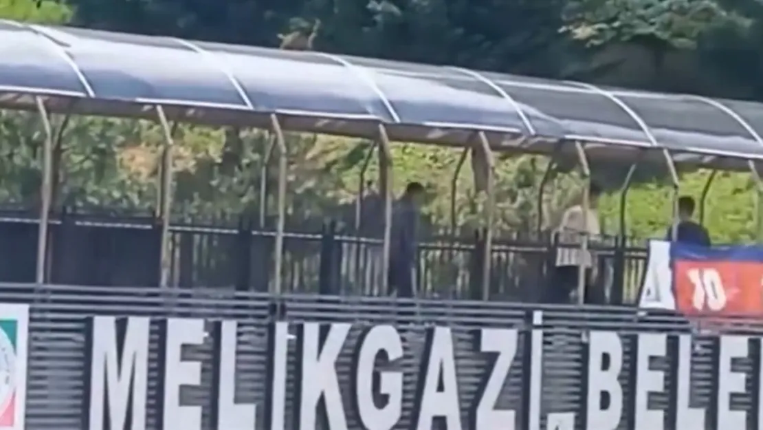 Üst geçitten araçlara taş ve izmarit atan 3 çocuk yakalandı