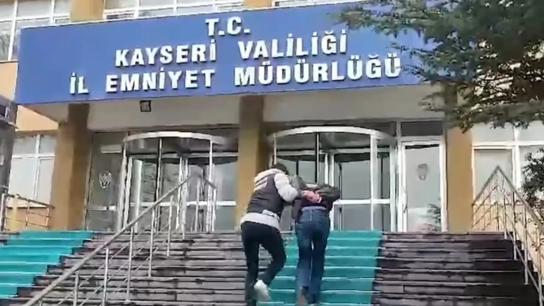 Uyuşturucu madde suçundan aranan 2 kişi yakalandı