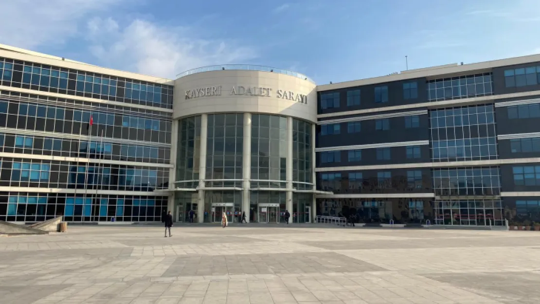Uyuşturucu ticaretinden yargılanan sanıklara 9 yıl 2'şer ay hapis