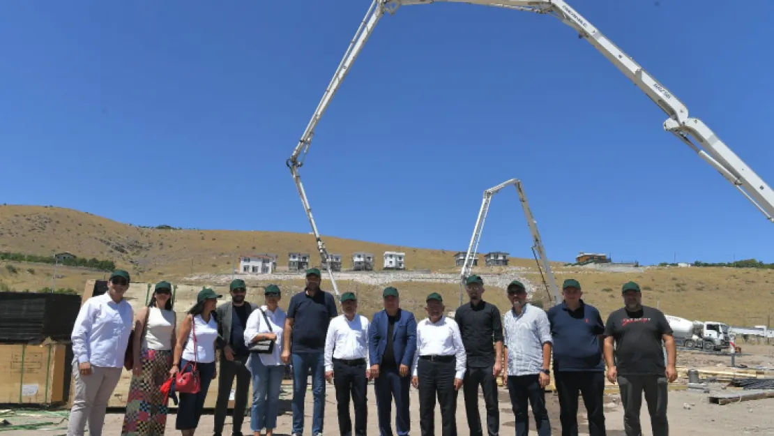 Vali Çiçek, 'Kayseri'de hiçbir gencimizi alçaklara teslim etmeyeceğiz'