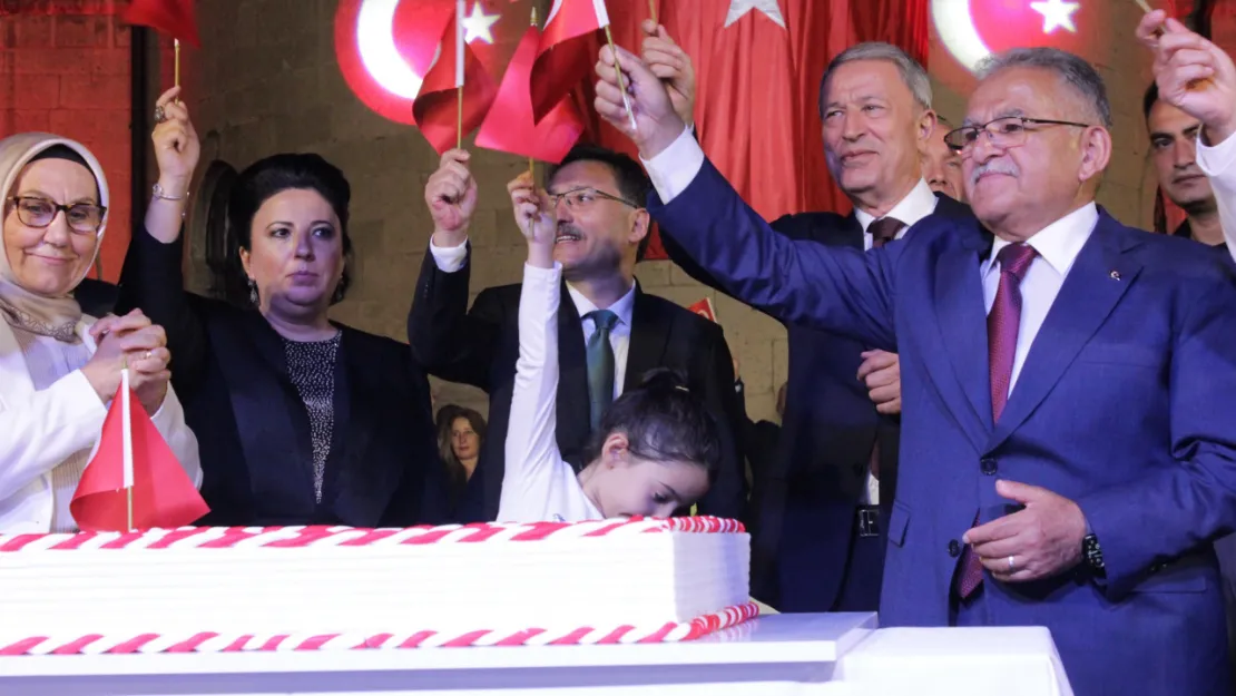 Vali Çiçek, 'Kayserimiz, milli mücadele ruhuyla ülkemizin teminatıdır'