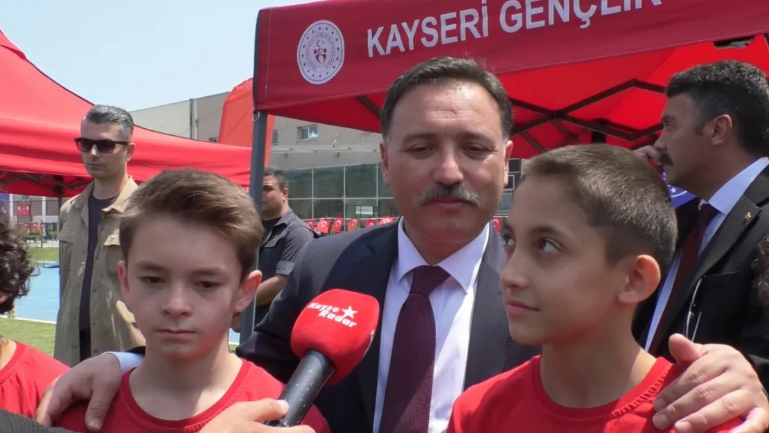 Vali Çiçek'ten 3'üncü yıl mesajı: 'Kayseri bizi bağrına bastı'