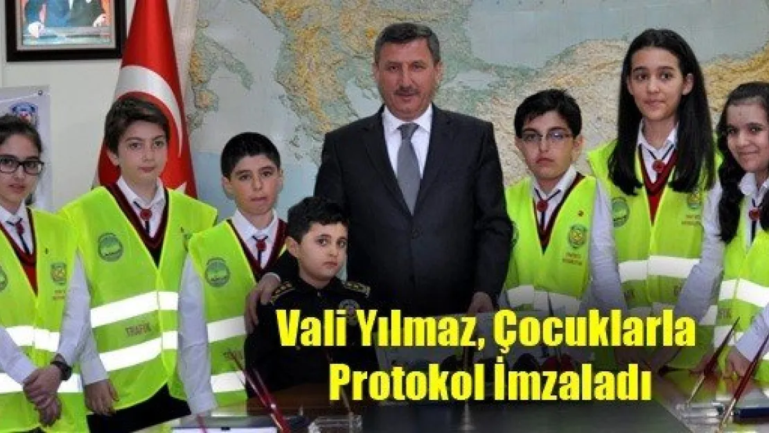 Vali Yılmaz, Çocuklarla Protokol İmzaladı