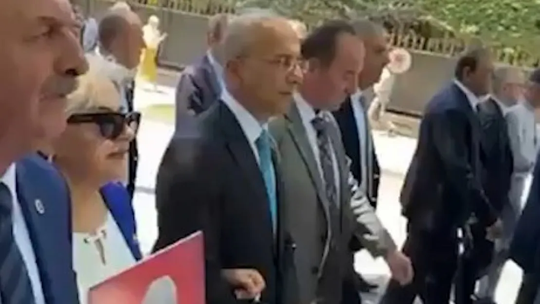 Vekil Genç, Yolsuzluktan Tutuklanan Belediye Başkanları için Adalet Bakanlığı'na yürüdü