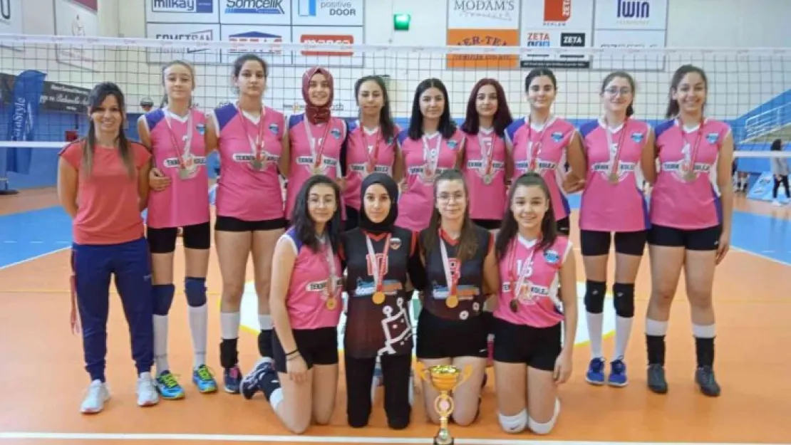 Voleybol Altyapılar Türkiye Şampiyonası'na Kayseri 7 takım ile katılacak