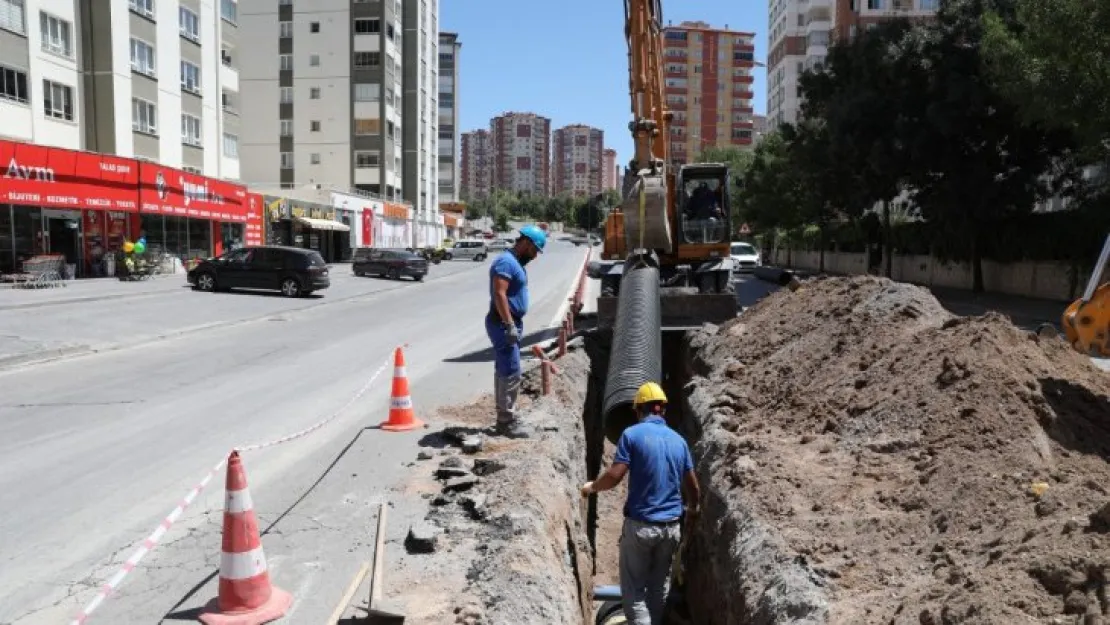 Yağmur suyu hattı kanalizasyon hattından ayrılıyor