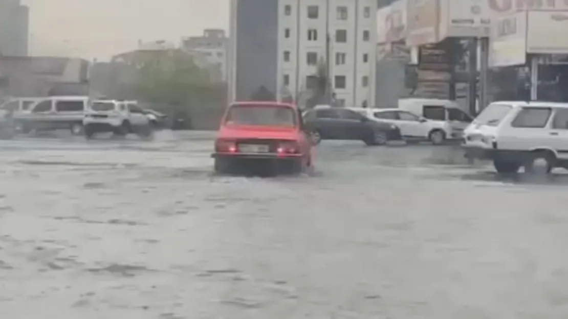 Yağmur trafiği olumsuz etkiledi