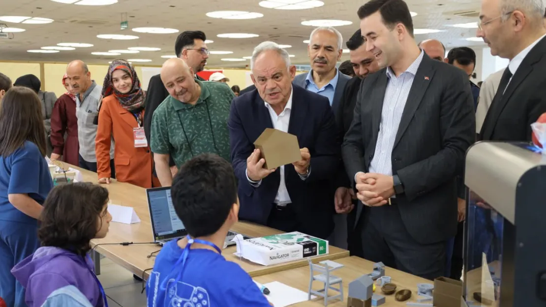 Yahyalı'da Teknoloji Rüzgarı Esti: Robotik ve Kodlama Zirvesi İlgiyle Karşılandı
