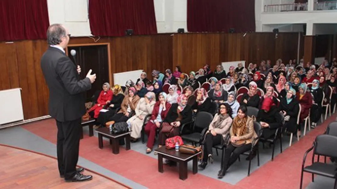 Yahyalı'da aile içi iletişim konferansı verildi