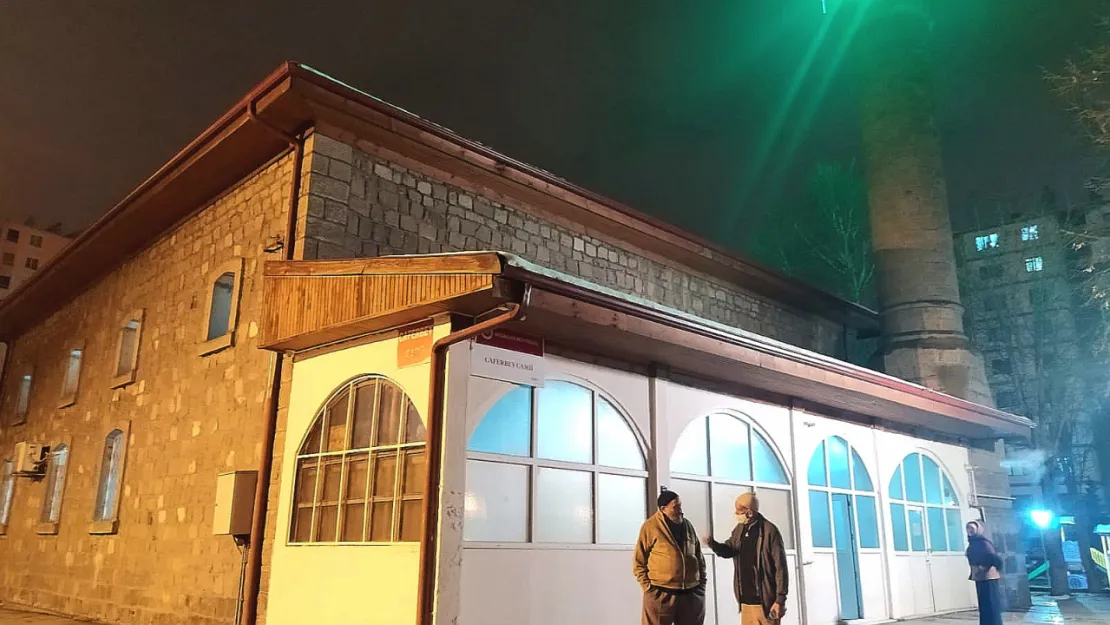 Yaptıranın adı belli ama meçhul: Caferbey Camii