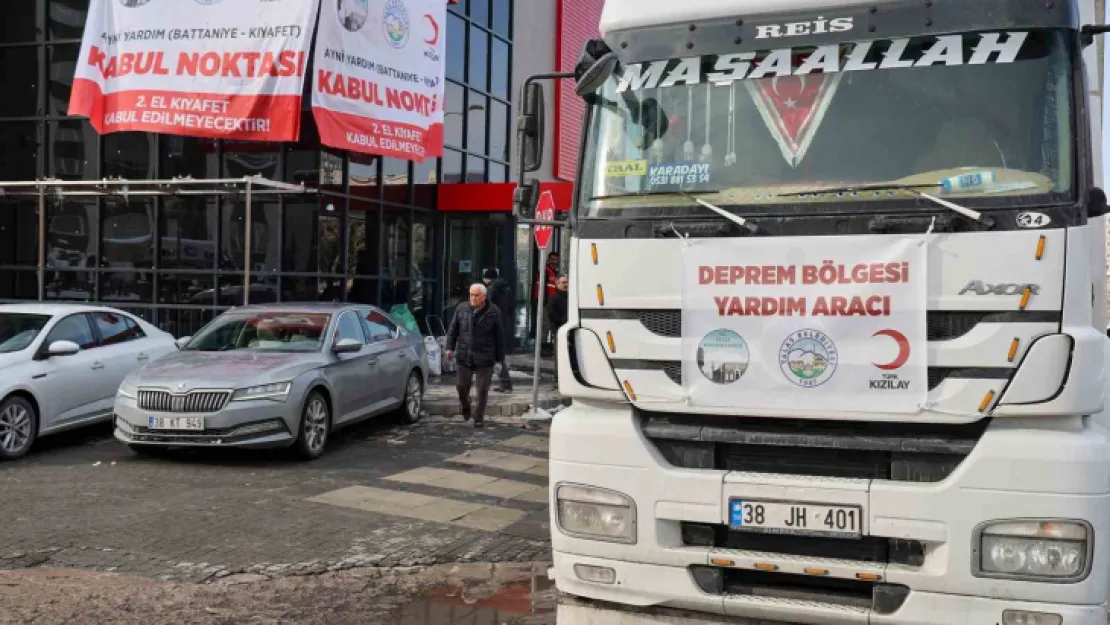 Yardım Tırları Talas'tan Deprem Bölgesine Akıyor