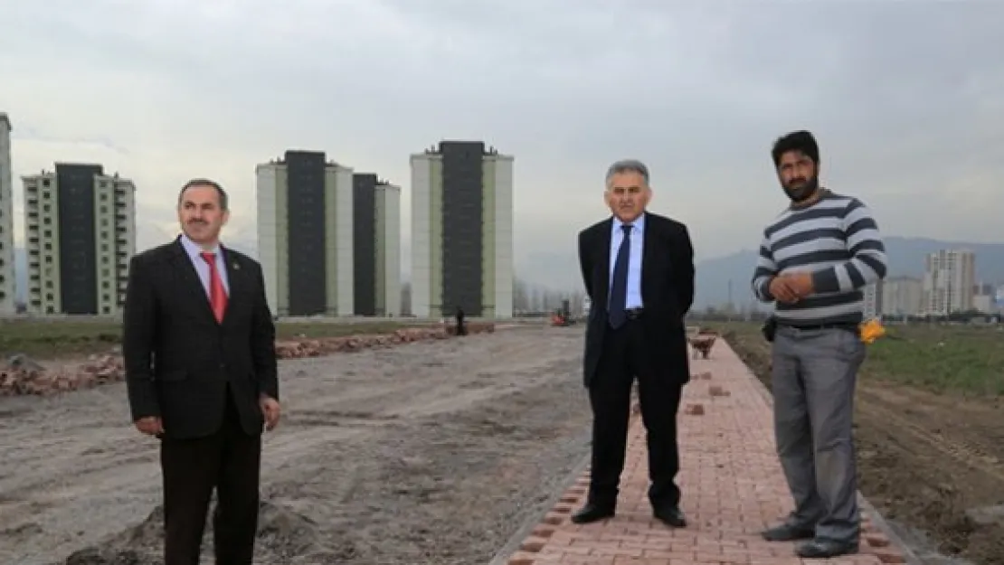 Yaya yolu, kaldırım ve orta refuj çalışması