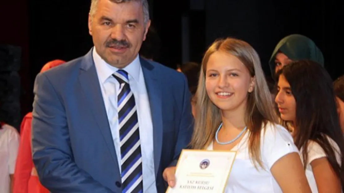 Yaz kursuna katılan 750 öğrenci sertifikalarını aldı
