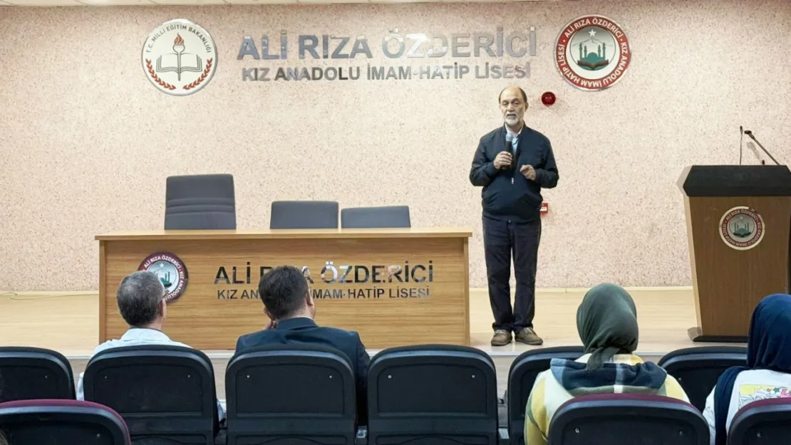 Yazar Osman Gerçek, öğrencilere Kayseri'nin Tarihini anlattı