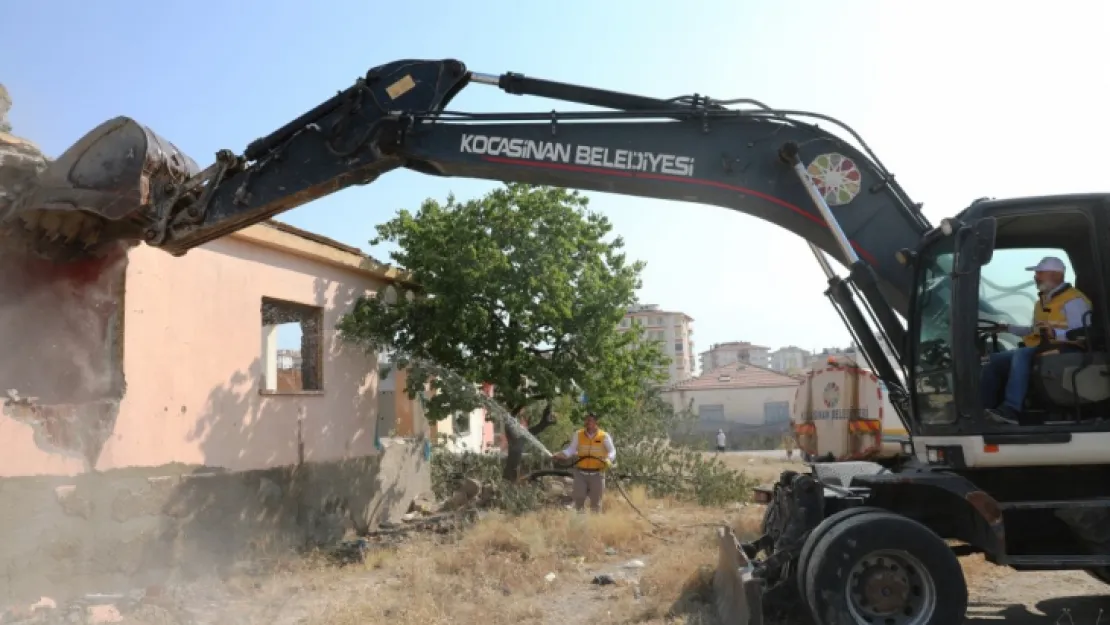 Yıldızevler'de ilk kepçeyi Başkan Çolakbayrakdar vurdu