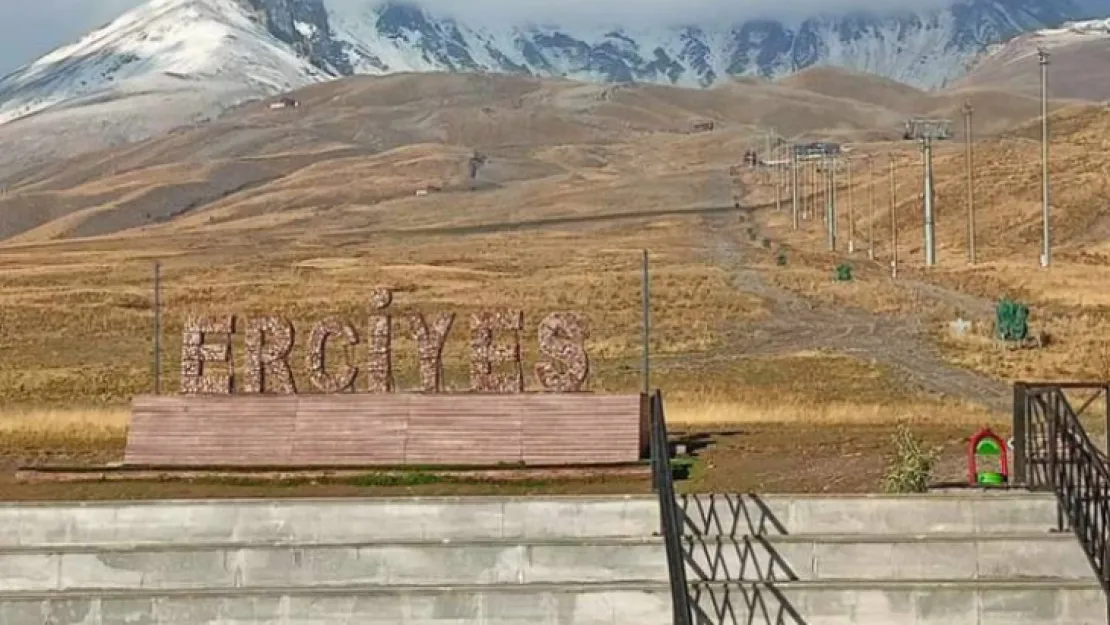 Yılın ilk karı Erciyes'e yağdı