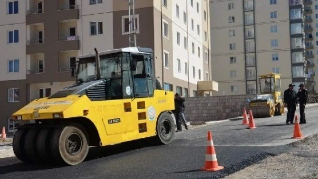 Yol Yapımında Çalışan İşçi Silindirin Altında Can Verdi 