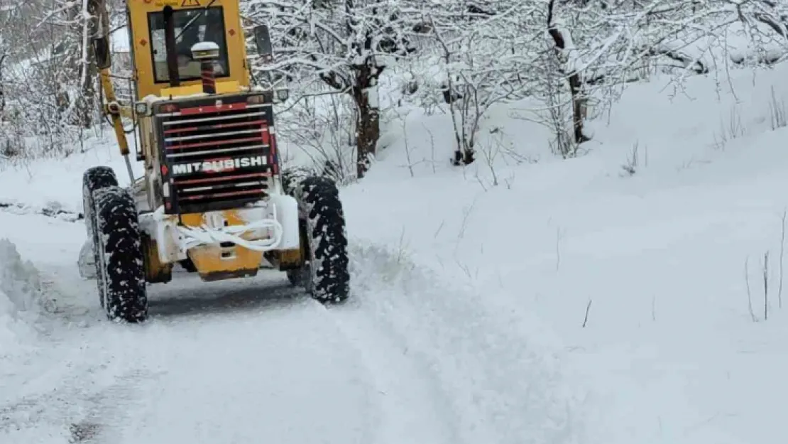 Yollar temizlendi, çocuklar karın keyfini çıkardı