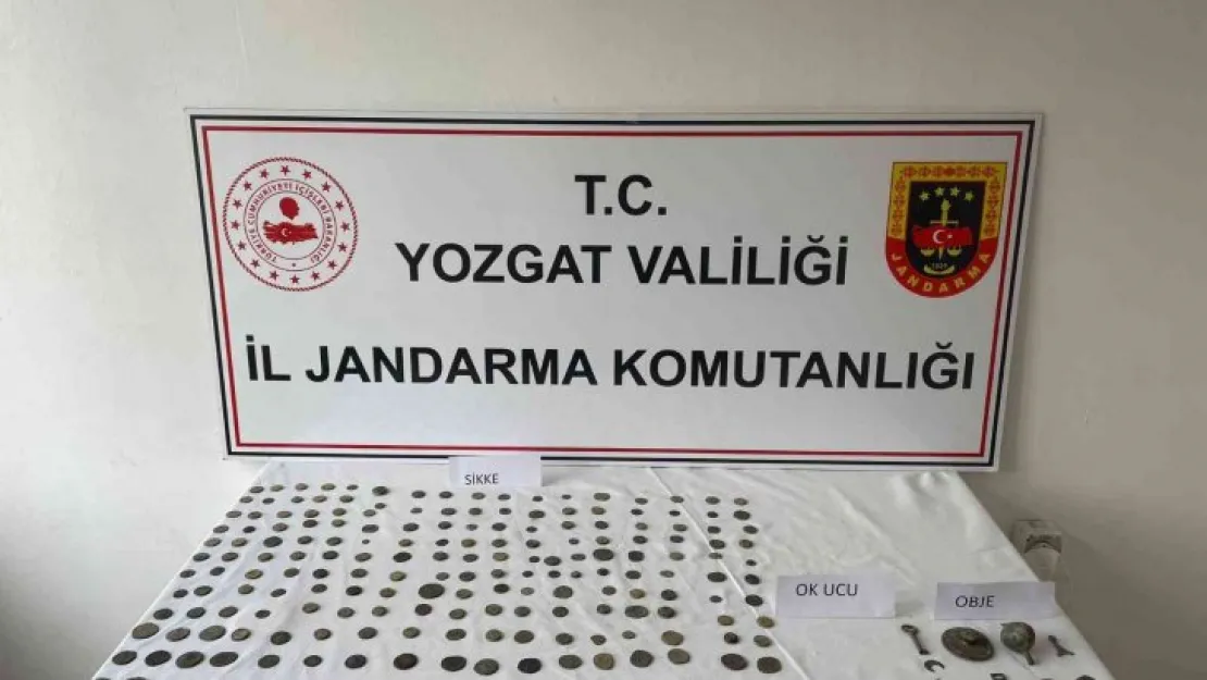 Yozgat'ta 212 sikke ve 21 tarihi obje ele geçirildi